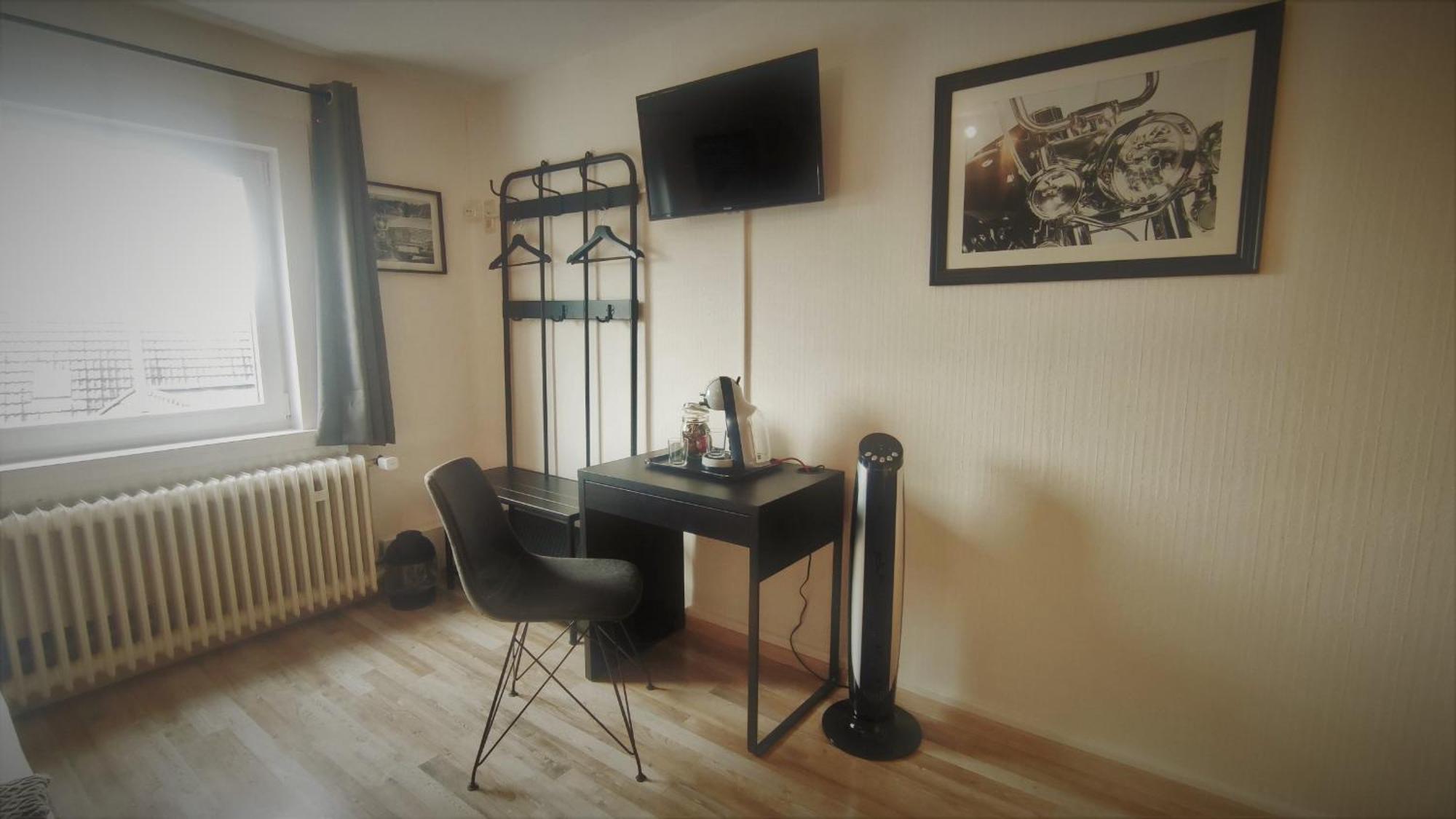 Roastineer Hotel Battenberg  Eksteriør bilde